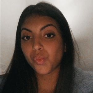 Meet your Posher, Livia